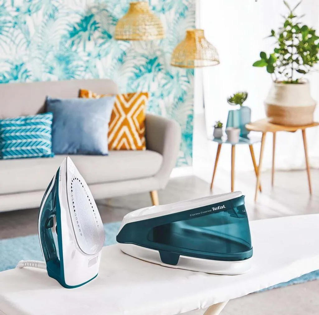 Tefal SV6115E0 Dampfbügelstation Dampfgenerator, Keramiksohle, 2200 Watt, 2 Min Aufheizzeit, Vertikaldampf, Anti-Kalk, Abschaltautomatik 8 Tefal SV6115E0 Dampfbügelstation Dampfgenerator, Keramiksohle, 2200 Watt, 2 Min Aufheizzeit, Vertikaldampf, Anti-Kalk, Abschaltautomatik – Bild 8