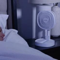 Starlyf® Foldable Fan – Wiederaufladbarer, Kabelloser Und Zusammenklappbarer Ventilator, Akkubetrieb Mit 3 Geschwindigkeiten, 2in1 - Tischventilator Und Standventilator – Aus Der TV Werbung -Luft Wrame Haus Geschaft 10db69064a2b13b56f114d1b50320a8a