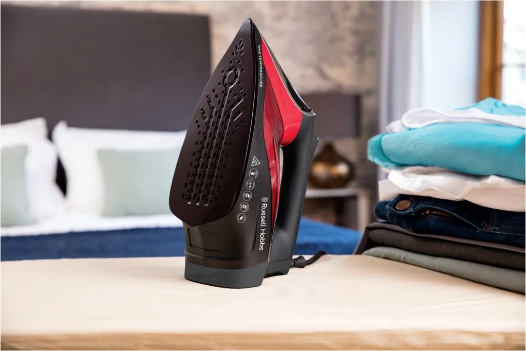 Russell Hobbs 25090-56 Dampfbügeleisen 2600 W 350 Ml Vertikaldampf Tropf-Stopp 6 Russell Hobbs 25090-56 Dampfbügeleisen 2600 W 350 Ml Vertikaldampf Tropf-Stopp – Bild 6