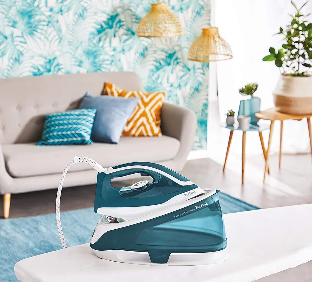 Tefal SV6115E0 Dampfbügelstation Dampfgenerator, Keramiksohle, 2200 Watt, 2 Min Aufheizzeit, Vertikaldampf, Anti-Kalk, Abschaltautomatik 4 Tefal SV6115E0 Dampfbügelstation Dampfgenerator, Keramiksohle, 2200 Watt, 2 Min Aufheizzeit, Vertikaldampf, Anti-Kalk, Abschaltautomatik – Bild 4