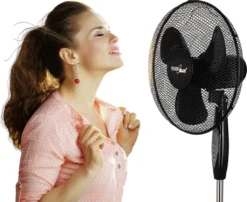 Standventilator Mit Fernbedienung 40 Watt 3 Geschwindigkeitsstufen 40cm Niedriger Oszillation Bodenventilator Windmaschine 7,5h Timer Schwarz -Luft Wrame Haus Geschaft 3171829f373bdb7cdd94d8ecf7a800e5