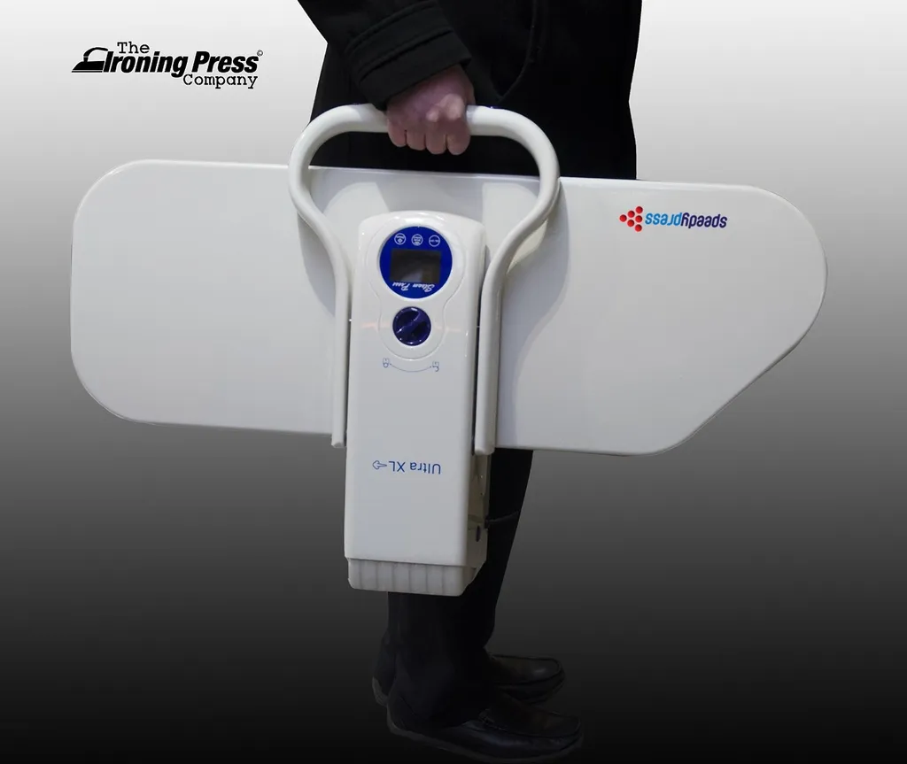 Dampfbügelpresse Ultra XL Von Speedypress - Die Größte & Fortschrittschlichste Heimdampfbügelpresse In Europa (90cm Y 31cm; 2.200watt) Für Superschnelles Bügeln (+ Ersatzabdeckung & Schaumstoff-Unterfilz UVP 45,00 € + Weiteres Zubehör GRATIS) 4 Dampfbügelpresse Ultra XL Von Speedypress - Die Größte & Fortschrittschlichste Heimdampfbügelpresse In Europa (90cm Y 31cm; 2.200watt) Für Superschnelles Bügeln (+ Ersatzabdeckung & Schaumstoff-Unterfilz UVP 45,00 € + Weiteres Zubehör GRATIS) – Bild 4