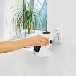 Clatronic HL 3738 Mobiler Steckdosen-Heizlüfter Mit 2 Gebläsestufen, Hochwertiges PTC-Heizelement, LED-Display-und Kontrollleuchte -Luft Wrame Haus Geschaft 9d5ba748893c27a346f2fe55edb206d2
