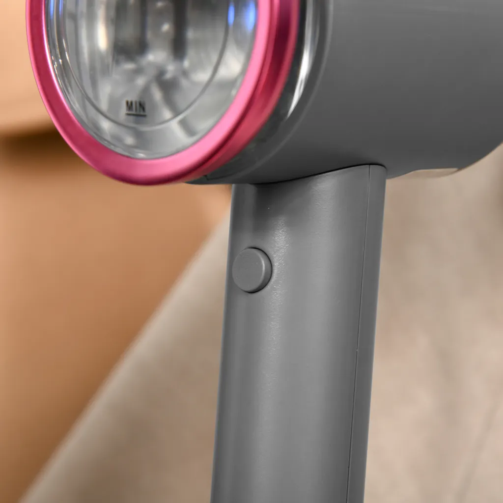 HOMCOM Dampfglätter Dampfbürste Faltbar Kleidung Hemden Dampfbügeleisen Mit 160 Ml Wassertank 1520 W Schnelles Aufheizen Aluminium Kunststoff Grau+Rosa 27,5 X 18,2 X 9 Cm 9 HOMCOM Dampfglätter Dampfbürste Faltbar Kleidung Hemden Dampfbügeleisen Mit 160 Ml Wassertank 1520 W Schnelles Aufheizen Aluminium Kunststoff Grau+Rosa 27,5 X 18,2 X 9 Cm – Bild 9