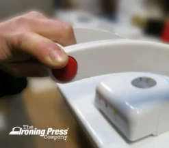 Dampfbügelpresse Professionelle Mit 38 Dampfdüsen (Leistungsstarke Dampfstrahlen) & Höhenverstellbaren Ständer Von Speedypress - Kompakt Größe - 55cm Y 22cm; 1.350watt (+ Ersatzabdeckung & Schaumstoff-Unterfilz UVP 45,00 € + Weiteres Zubehör GRATIS) -Luft Wrame Haus Geschaft f38a0ec0b9c1d7205727ff965a3394b3